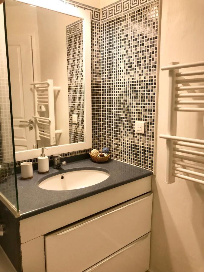 Steps To The Beach Apart In Cannes With Parking Екстериор снимка