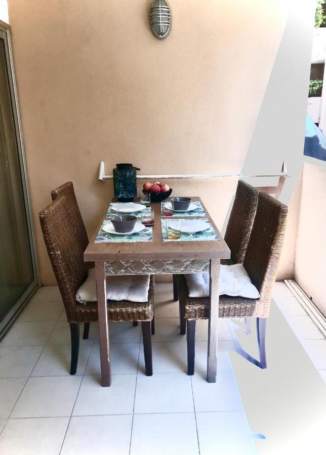 Steps To The Beach Apart In Cannes With Parking Екстериор снимка