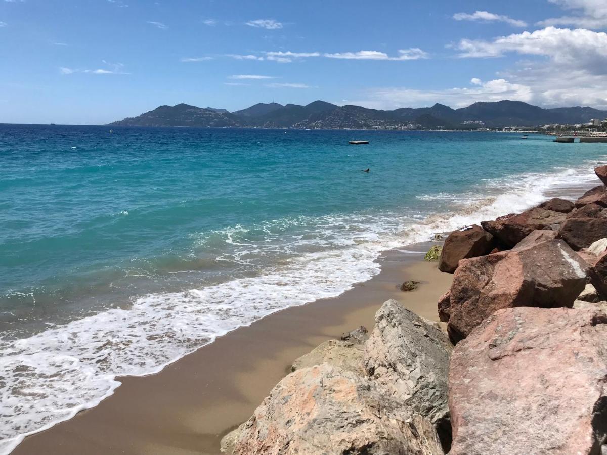 Steps To The Beach Apart In Cannes With Parking Екстериор снимка